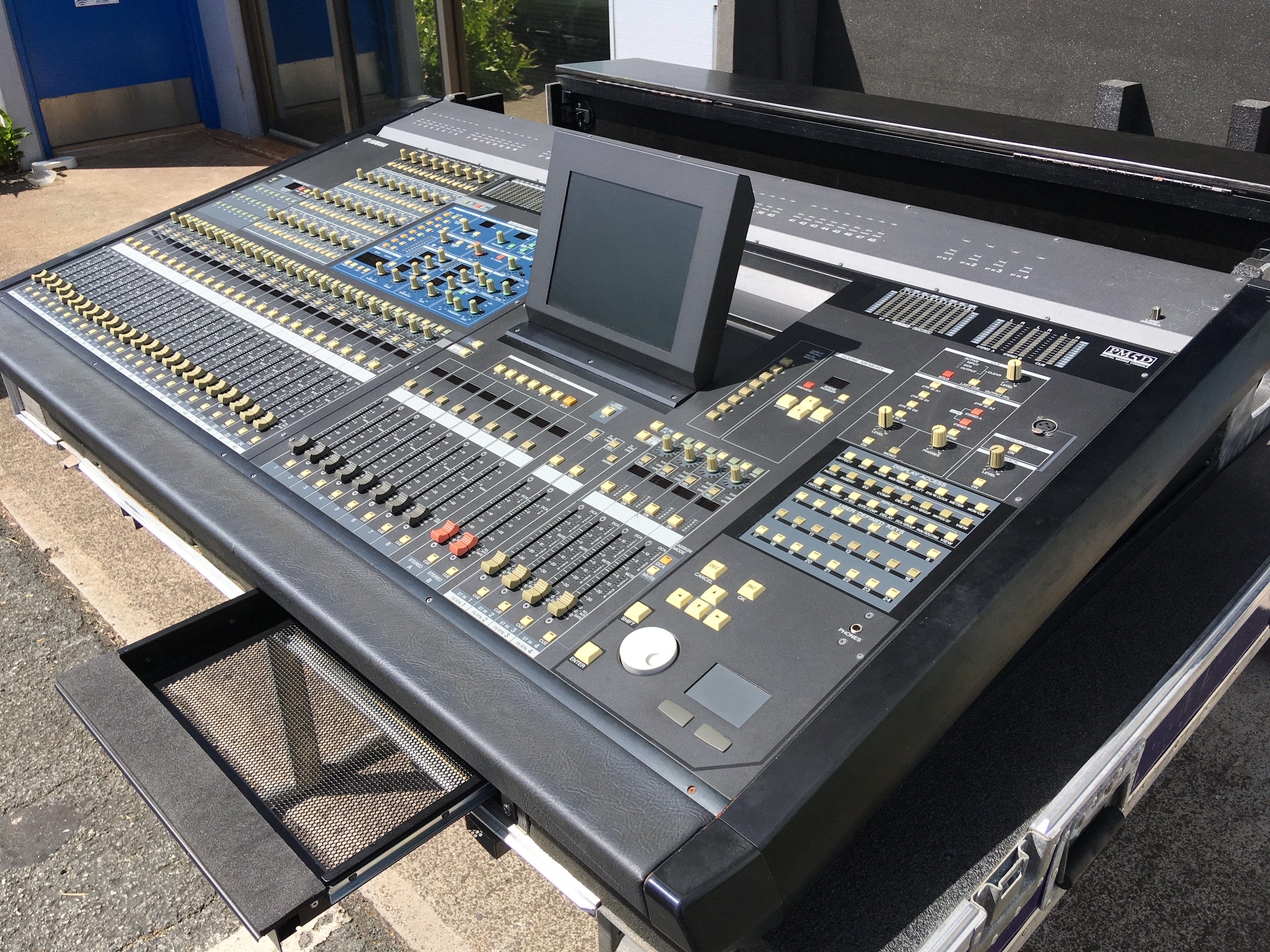 Yamaha PM5D-RH Digital Mixing Console w/2 PS; ATA case and cover